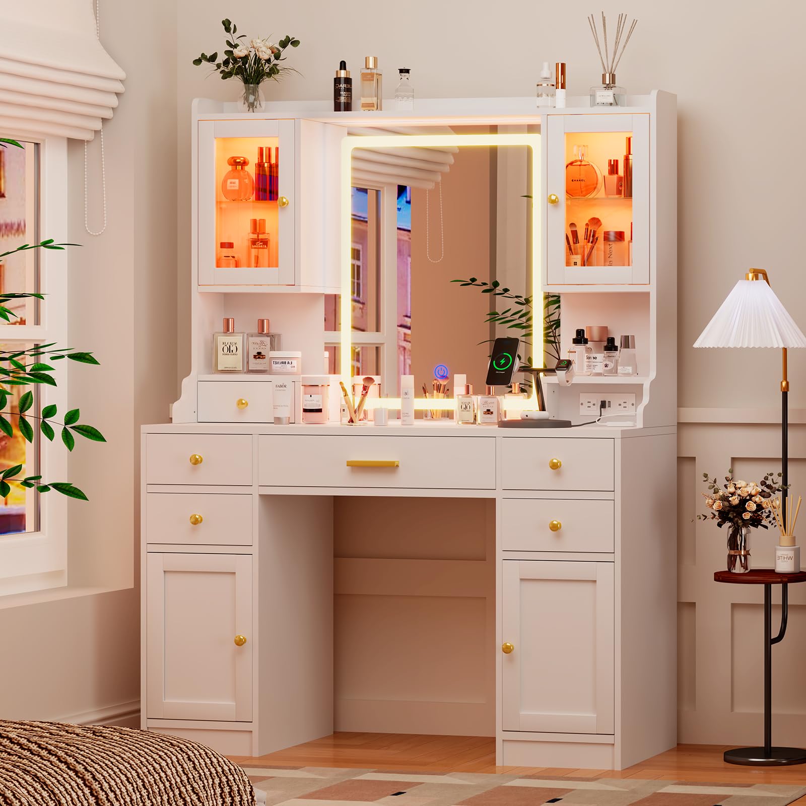 Desk Vanity Setup - # Duża toaletka z wieloma szufladami,