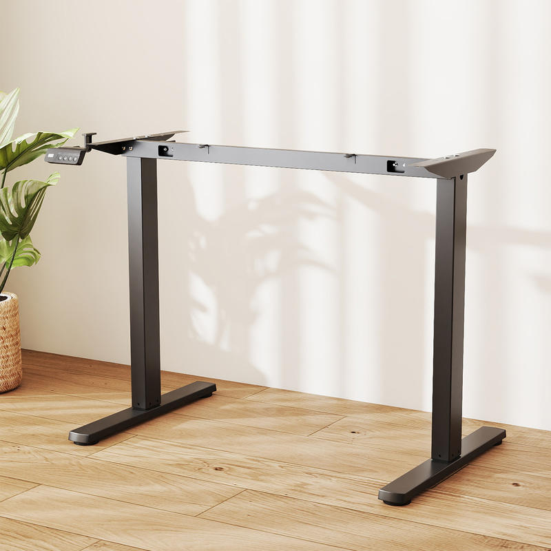 Elektryczna rama biurka stojąc – Desk Setup Black And Wood recenzja i cena