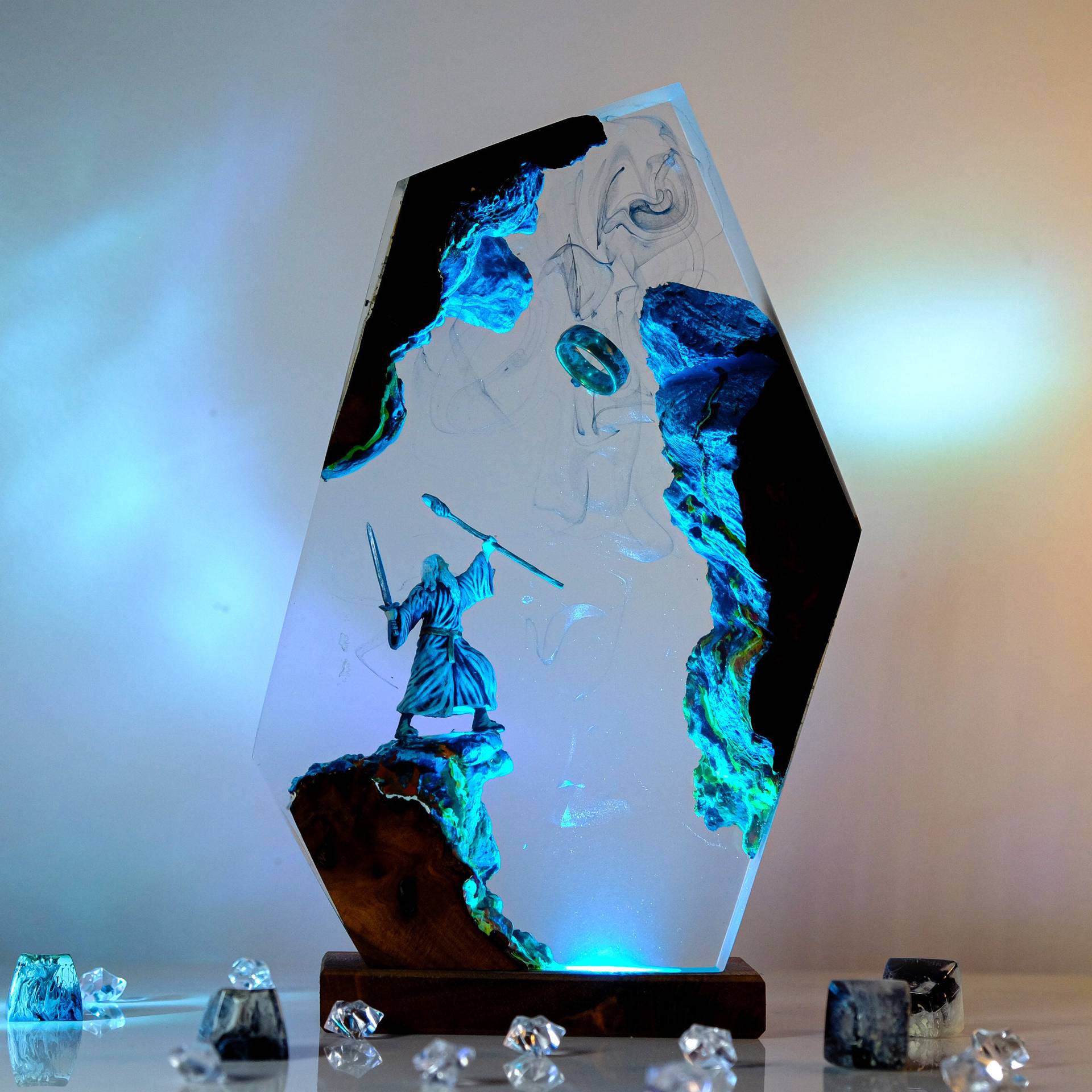 Figurka z sceny filmowej, stol – Desk Setup Decor recenzja i cena