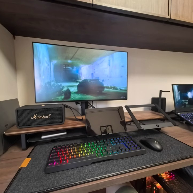 Modułowy podstawka pod monitor – Desk Setup Black And Wood recenzja i cena