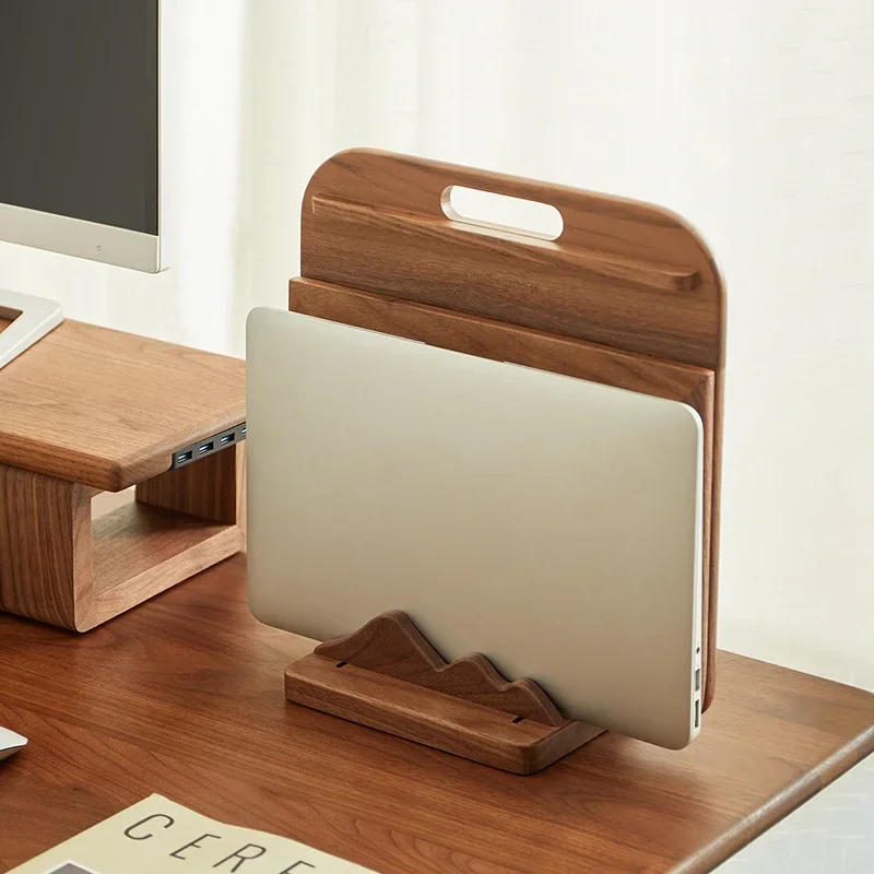 Drewniany stojak na laptopa z  – Vertical Laptop Stand recenzja i cena
